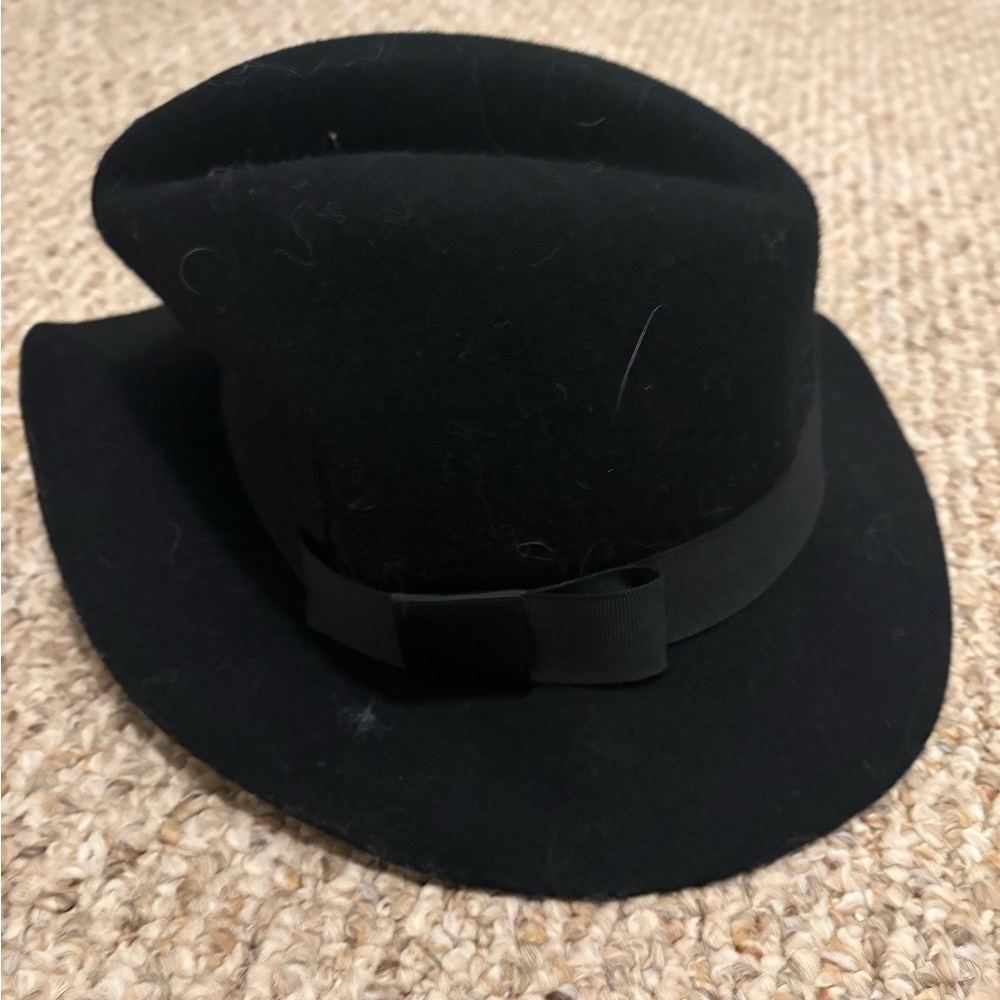 Black women’s hat